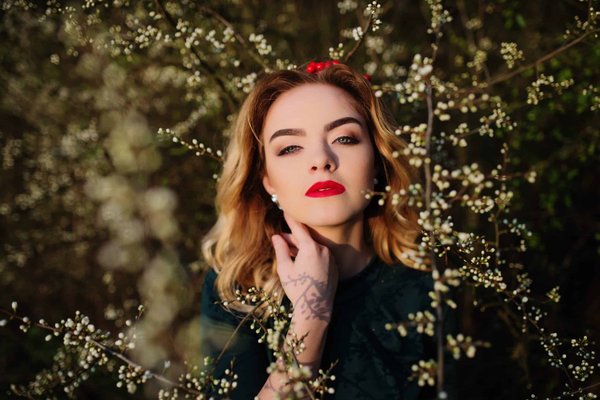 Comment choisir des bijoux en céramique pour un événement formel sans paraître trop casual?