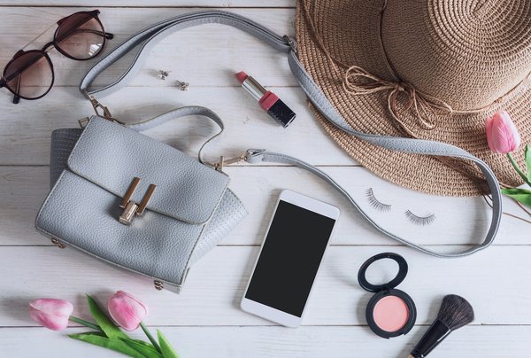 Découvrez des pochettes téléphone stylées et fonctionnelles